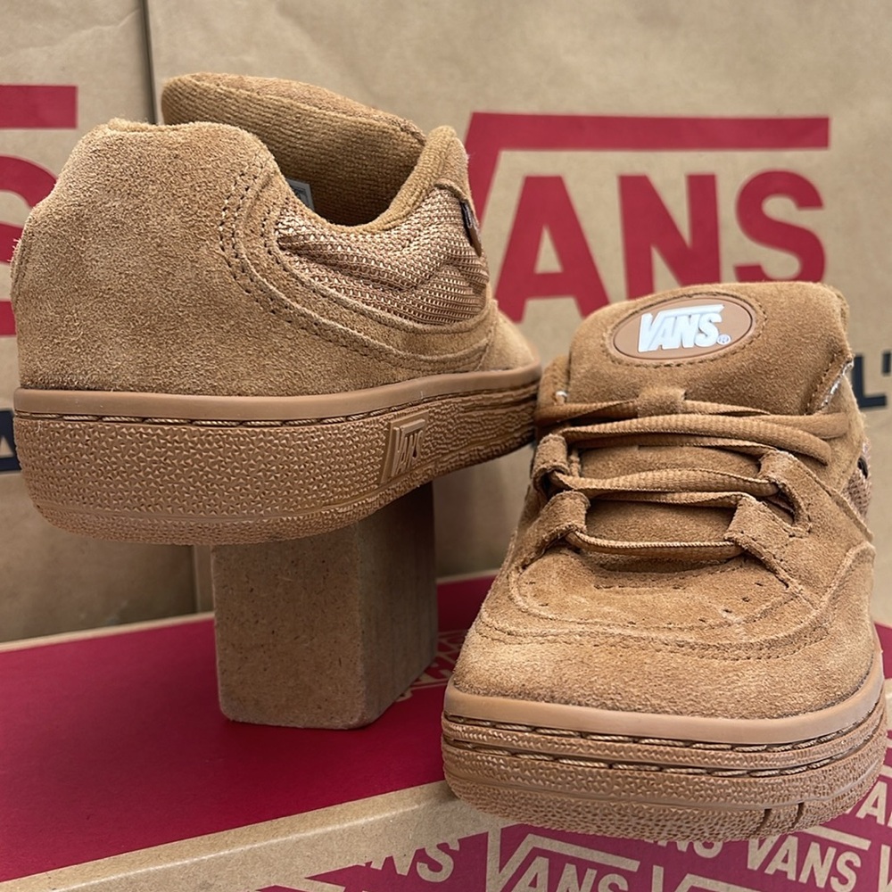 Vans WMNS Speed Ls Chipmunk Mono
VN000CTNGWT Sneakers - Picture 9 of 16